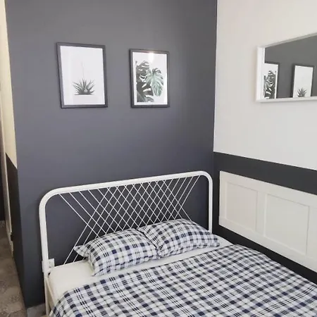 Albergue Grey Poznań Pokój z łazienką , Darmowy parking, Zameldowanie Bezobsługowe *
