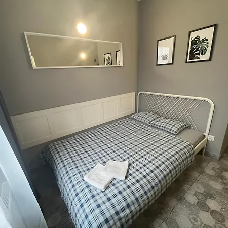 Grey Pokój Z łazienką , Darmowy Parking, Zameldowanie Bezobsługowe Hostel