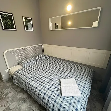 Grey Pokój Z łazienką , Darmowy Parking, Zameldowanie Bezobsługowe Hostel Poznań
