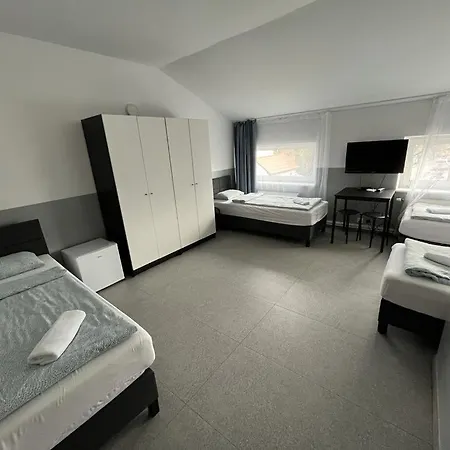 Grey Z Lazienka , Darmowy Parking, Zameldowanie Bezobslugowe * Poznan