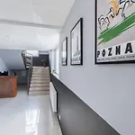Hostel Grey Pokój Z łazienką , Darmowy Parking, Zameldowanie Bezobsługowe Poznań