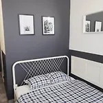 Hostel Grey Pokój Z łazienką , Darmowy Parking, Zameldowanie Bezobsługowe *