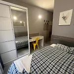 Hostel Grey Z Lazienka , Darmowy Parking, Zameldowanie Bezobslugowe Poznan