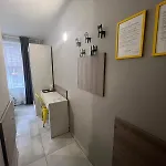 Grey Pokój Z łazienką , Darmowy Parking, Zameldowanie Bezobsługowe Hostel *
