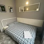 Grey Pokój Z łazienką , Darmowy Parking, Zameldowanie Bezobsługowe Hostel Poznań