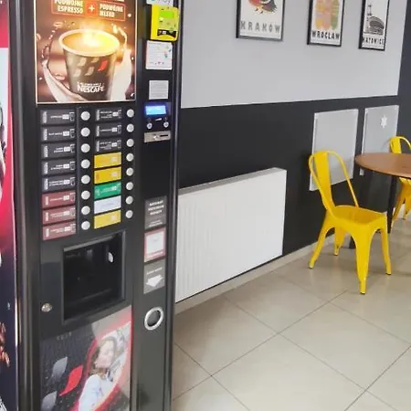 Grey Z Lazienka, Free Parking & Self Check-in Hostel Poznań