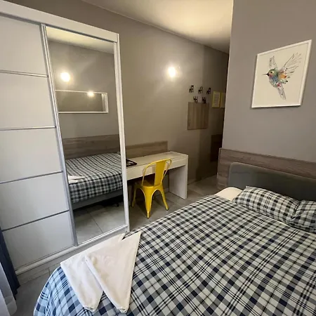 ホステル Grey Poznan Pokoj Z Lazienka, Free Parking & Self Check-In ポズナン