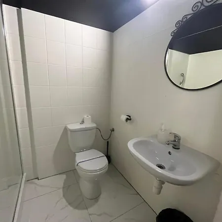 Grey Z Lazienka , Darmowy Parking, Zameldowanie Bezobslugowe 호스텔 *