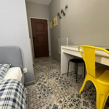ホステル Grey Poznan Pokoj Z Lazienka, Free Parking & Self Check-In *