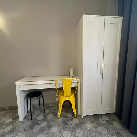 Grey Poznan Pokoj Z Lazienka, Free Parking & Self Check-In