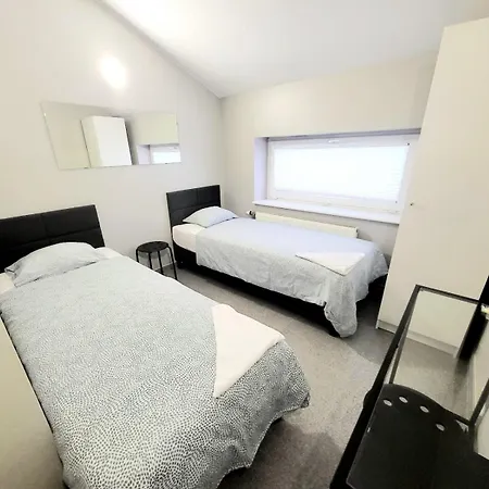 Grey Poznan Pokoj Z Lazienka, Free Parking & Self Check-In ポズナン