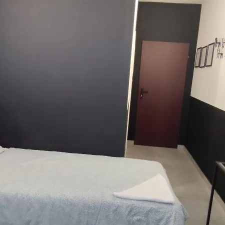 Grey Poznan Pokoj Z Lazienka, Free Parking & Self Check-In