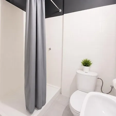 Vandrarhem Grey Z Lazienka, Free Parking & Self Check-in *