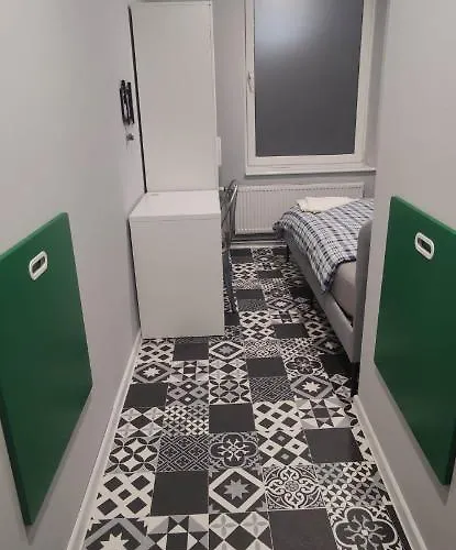 Grey Z Lazienka , Darmowy Parking, Zameldowanie Bezobslugowe Hostel *