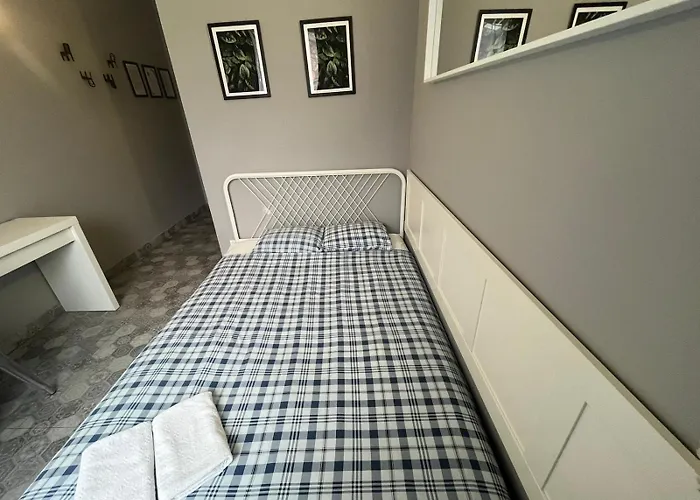 Grey Z Lazienka , Darmowy Parking, Zameldowanie Bezobslugowe Hostel *